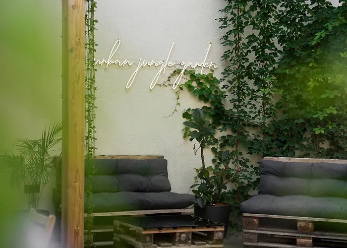 Urban Jungle 4*
