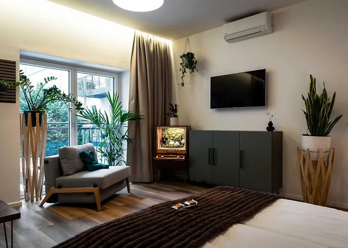 מלון דירות Urban Jungle 4*